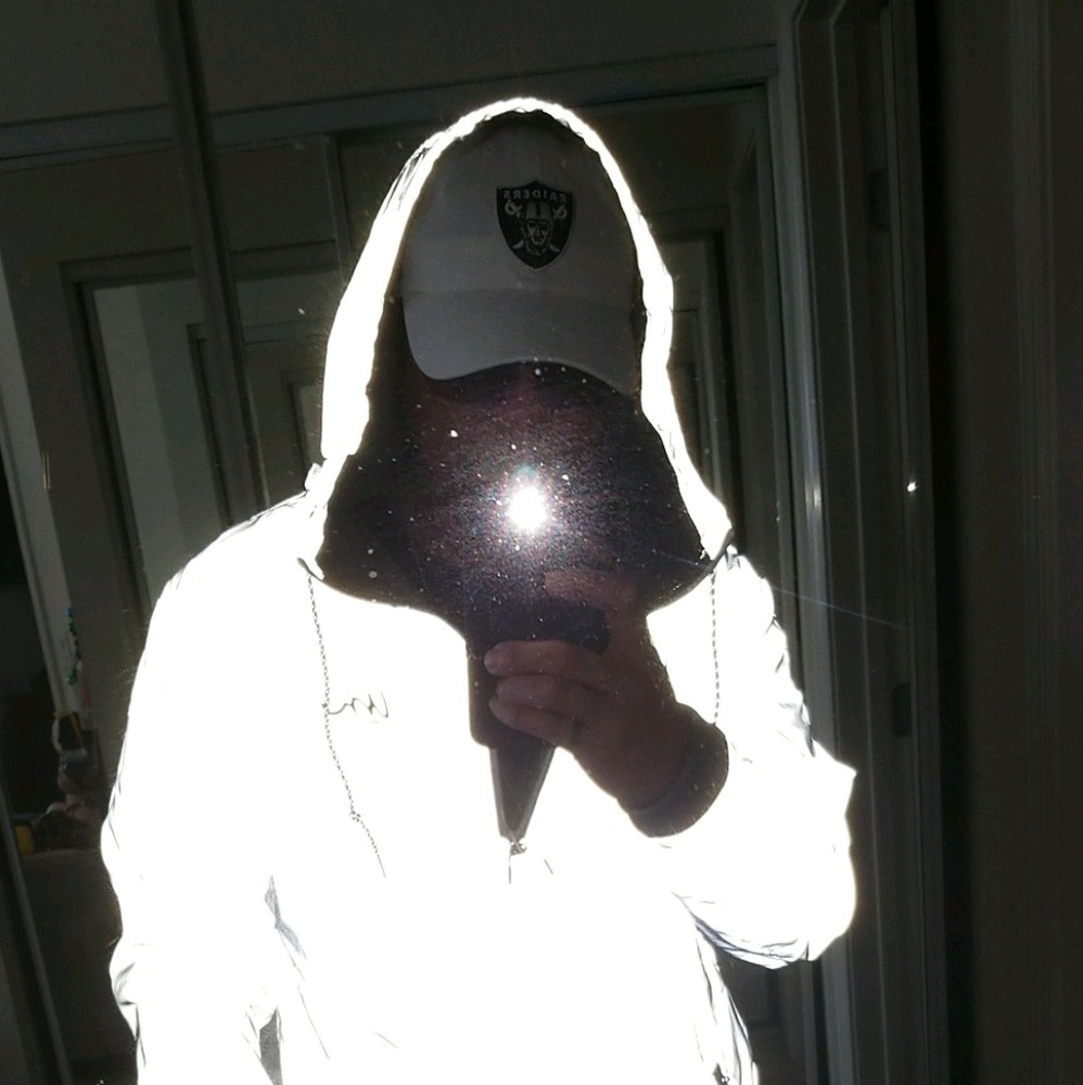 Meet your Posher, Max